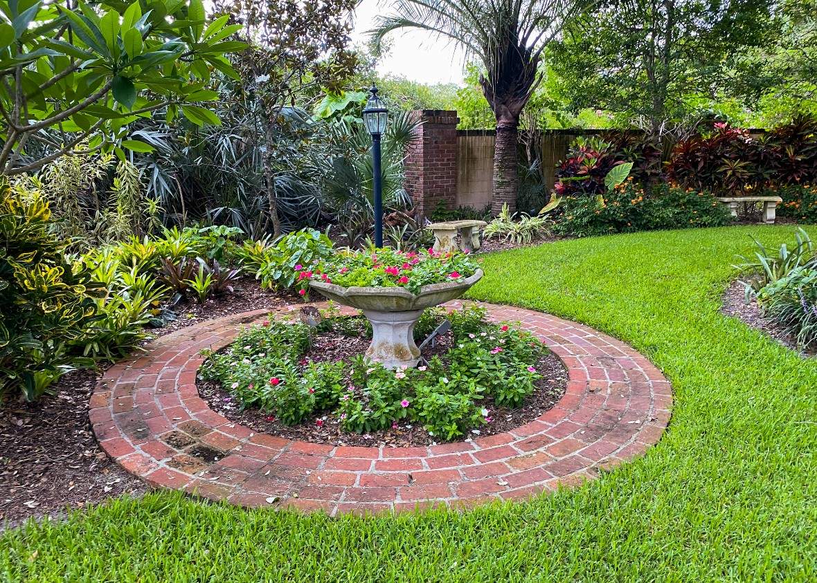 Ceramic Plant holder in circular brick space